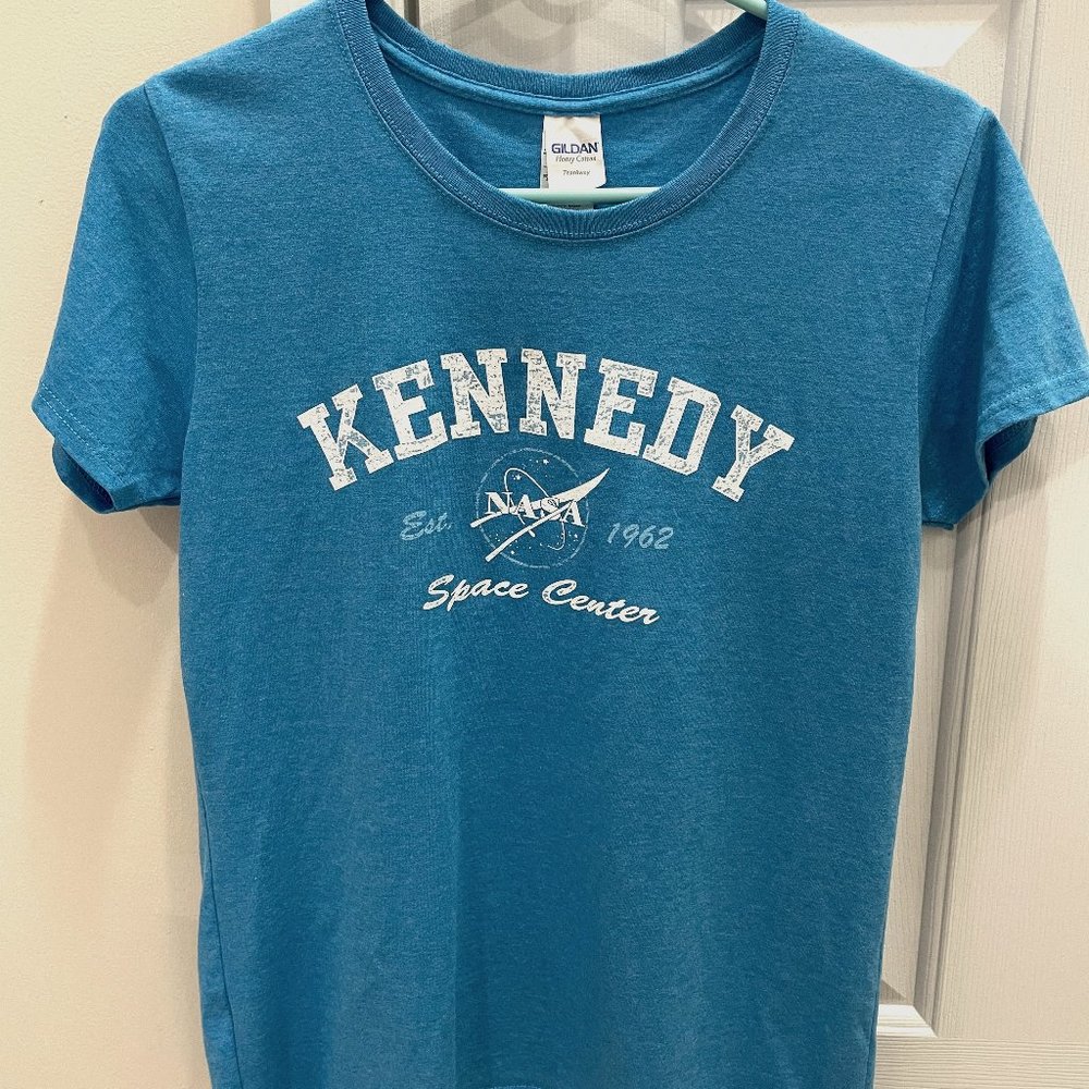 NASA Kennedy Space Center Tshirt Ladies Medium Light Blue
